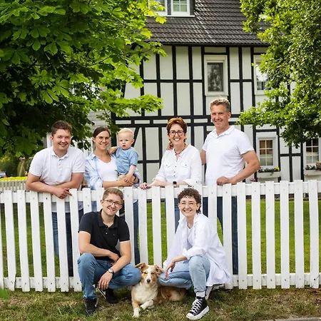 Hof Koehne - Haus Am Berg 3er Feriehus Schmallenberg